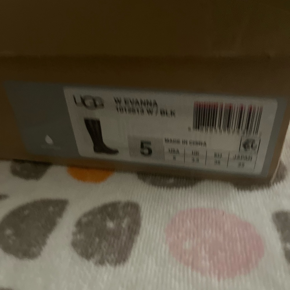 Girls boots